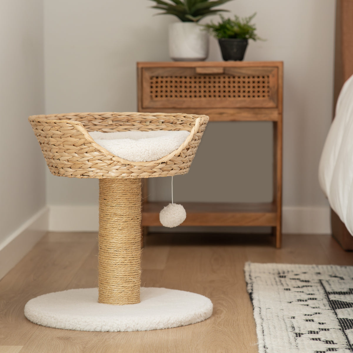 Cat Scratching Post with Wicker Bed