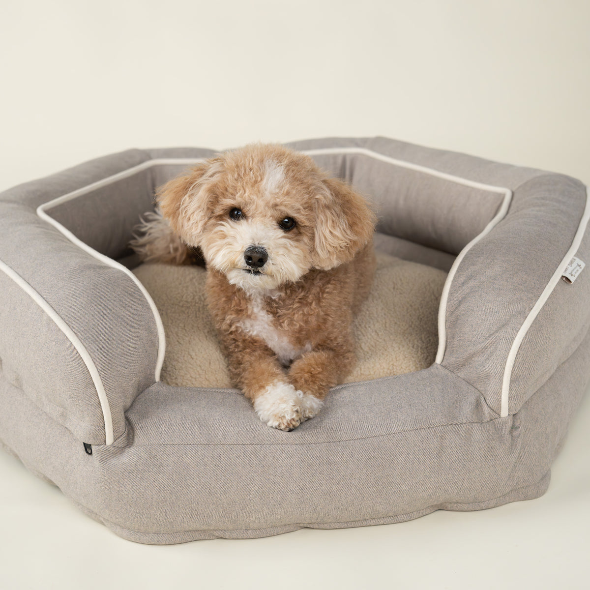 Plush Hexagon Walled Bed